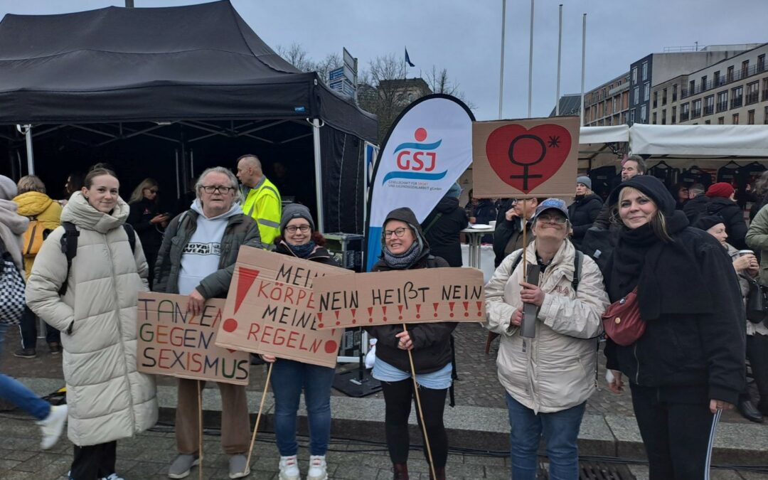 Ausflug des BEW Pankow Florastraße zur Tanzdemo „One Billion Rising“ am 14.02.2024